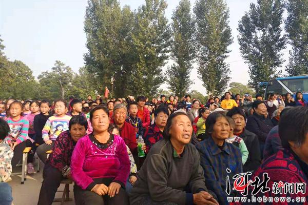 河北新闻网:河北艺术职业学院惠民演出走进赞皇张楞乡